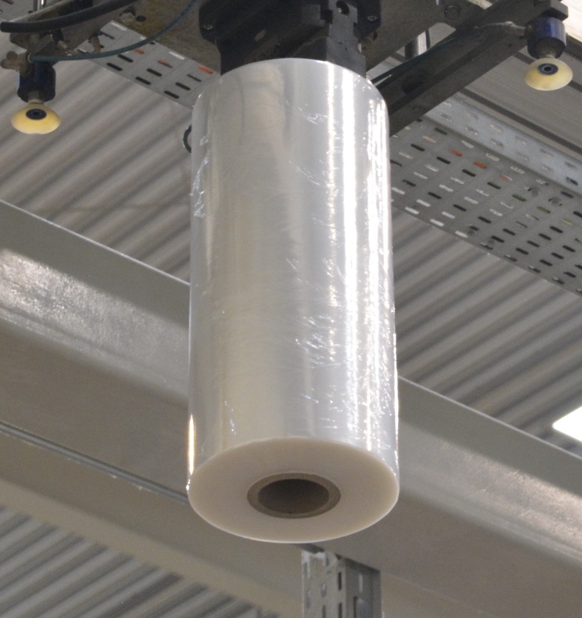 Machine stretch film for pallet wrapping